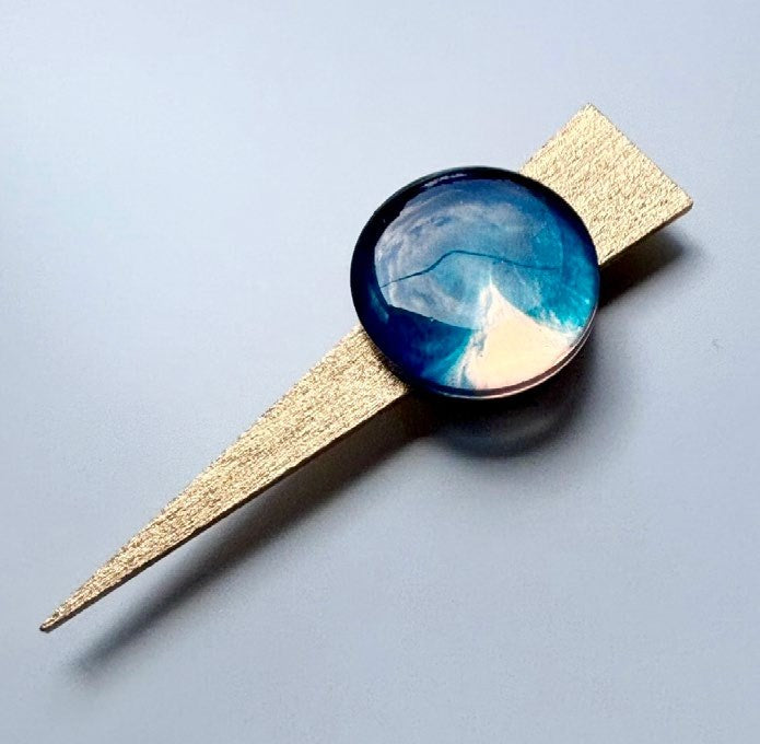 Checker on Point magnetic brooch
