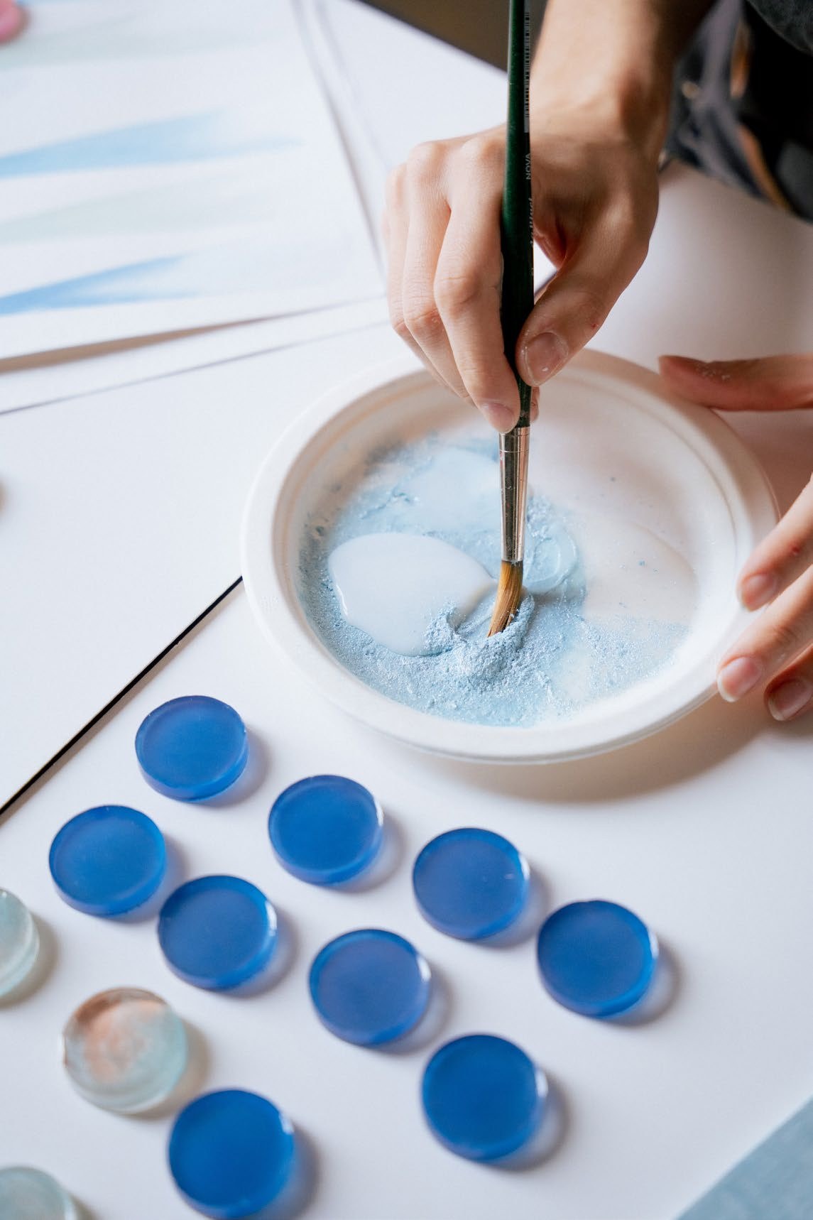 Making resin checkers by hand