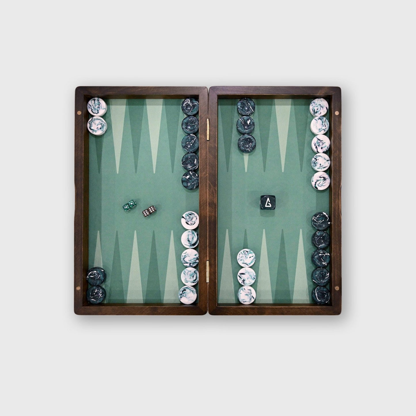 Das Mini Earth Board, luxuriöses Backgammon-Reiseset